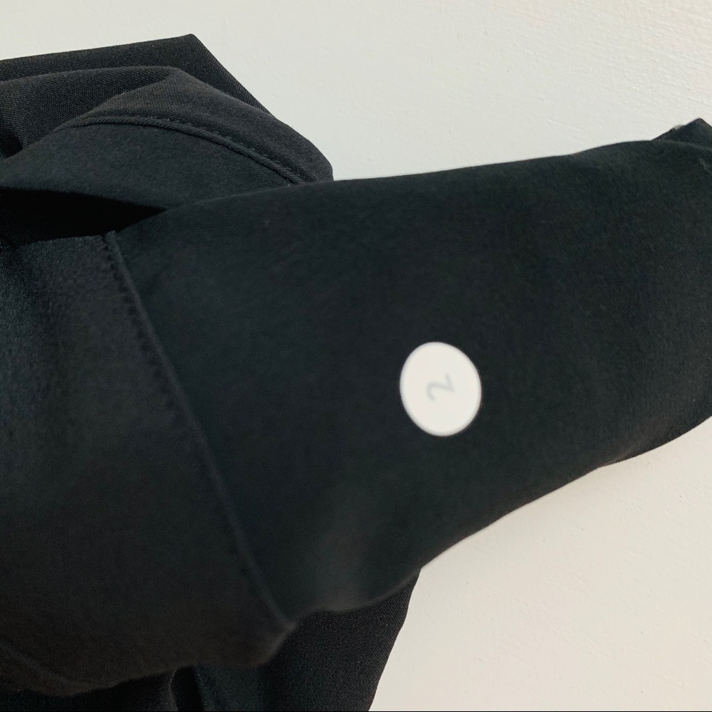 LULULEMON Black Spring Break Away Short 2 EUC - Picture 9 of 9